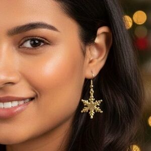 Gold Tone Snowflake Dangle Earrings Winter Holiday Jewelry